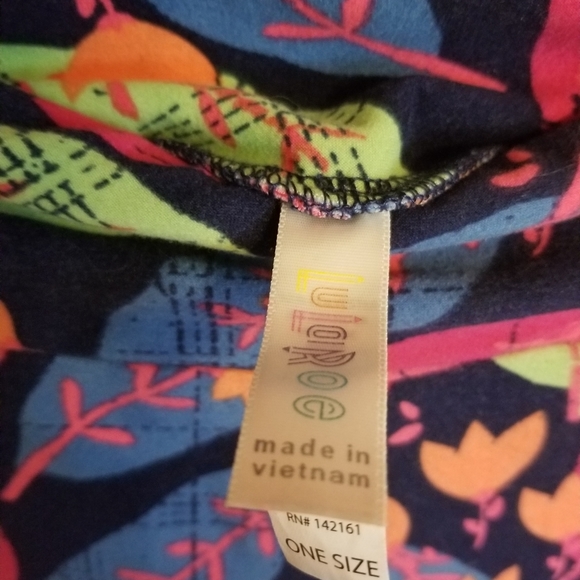 Lularoe OS Leggings - Picture 3 of 3